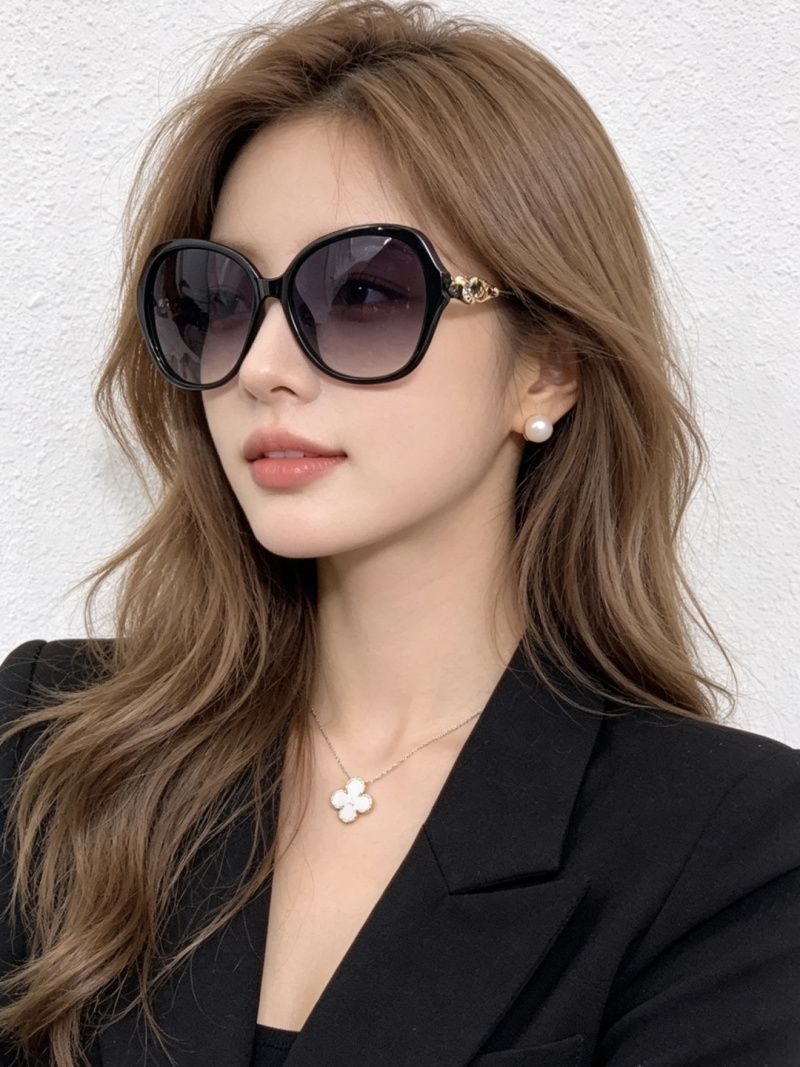 Женские солнцезащитные очки в стиле оверсайз Chanel