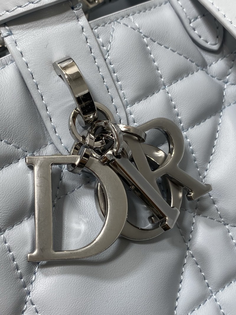 Сумка Dior Lady Dior светло-голубая
