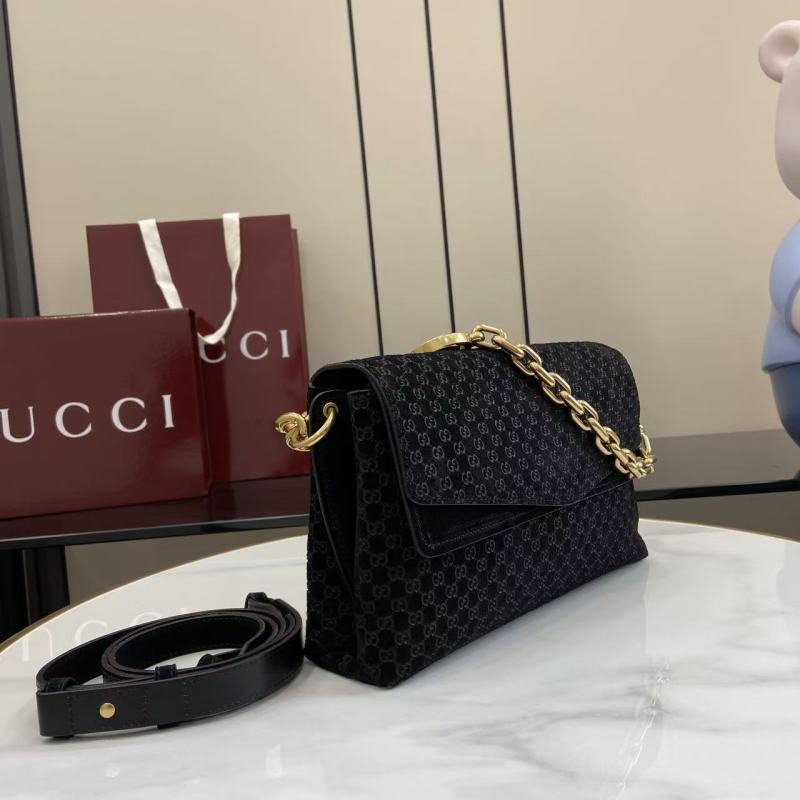 Сумка-кроссбоди Gucci с цепочкой