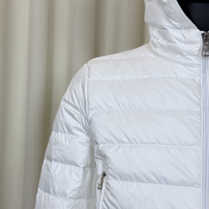 Пуховик Moncler