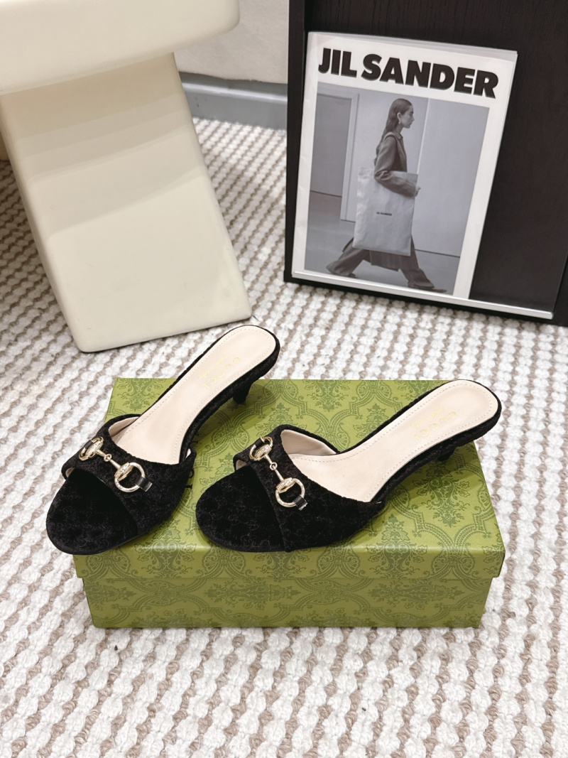 Женские мюли с золотистым металлическим пряжками, черный Gucci