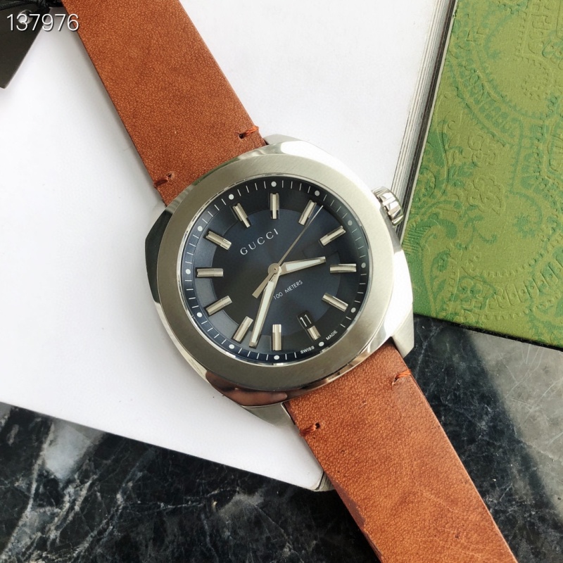 Часы Gucci