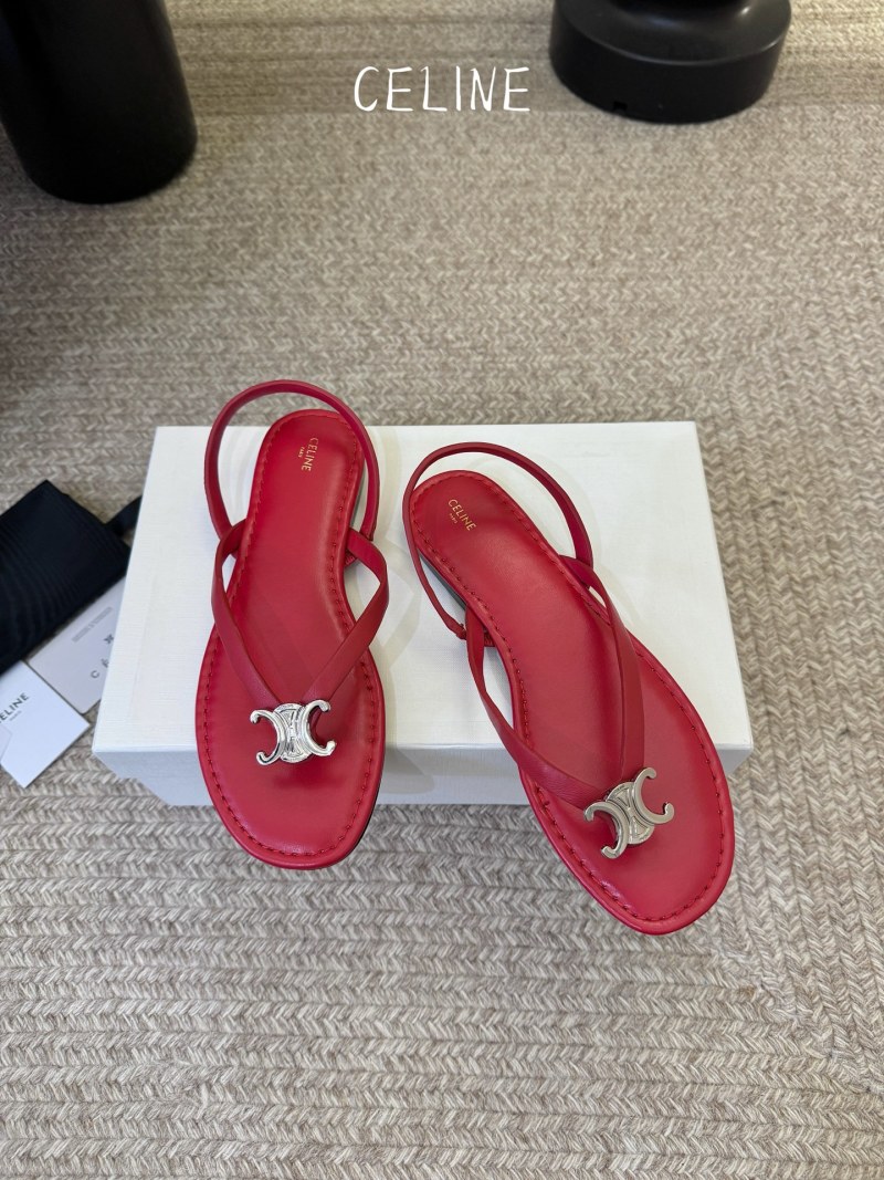 Красные кожаные сандалии Celine с металлической застежкой Triomphe