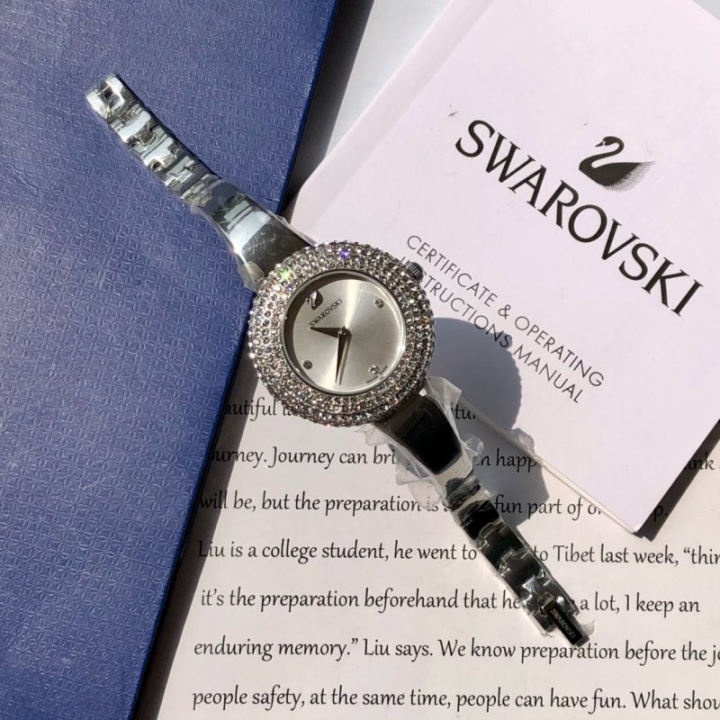 Часы Swarovski