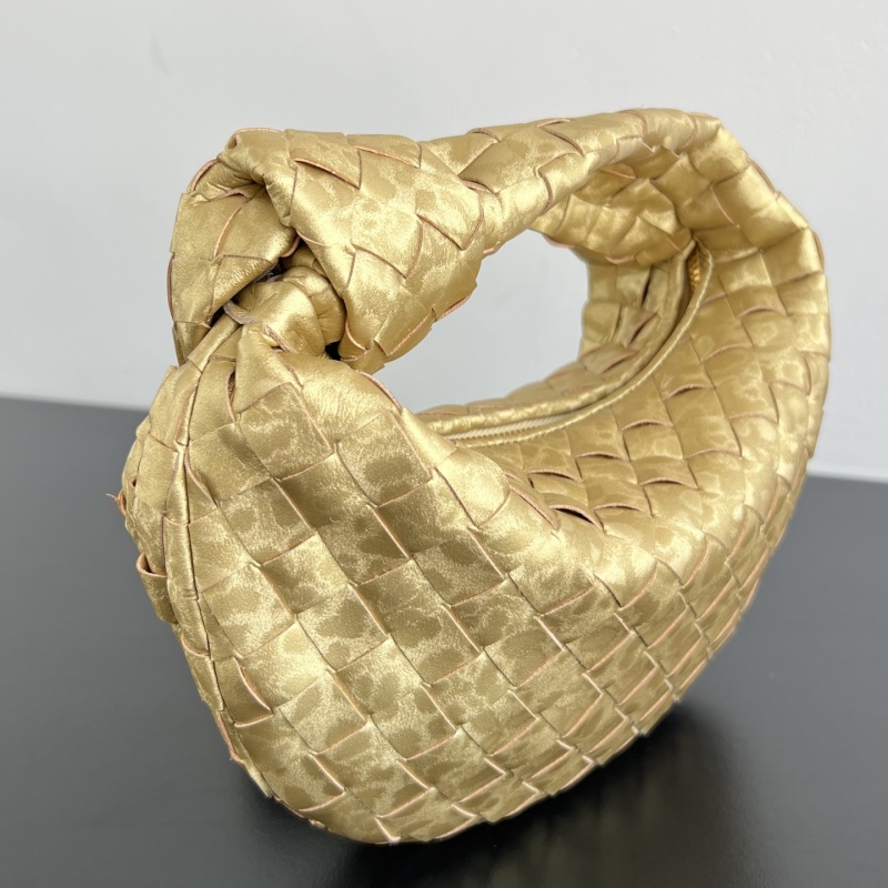 Сумка Bottega Veneta Mini Jodie золотого цвета