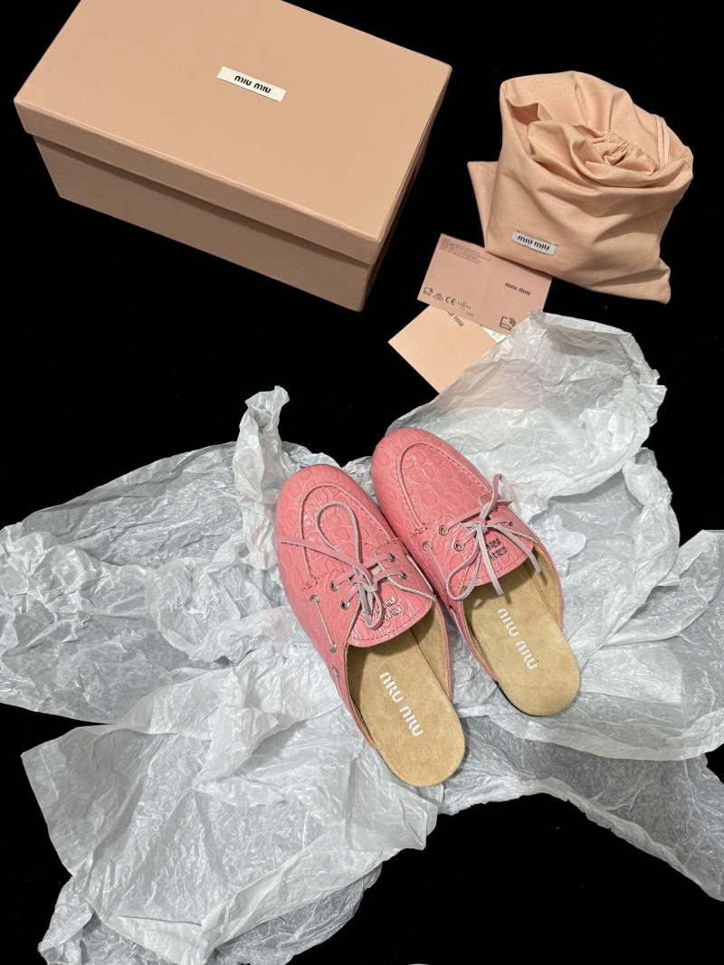 Мюли женские розовые с тиснением и шнурками Miu Miu