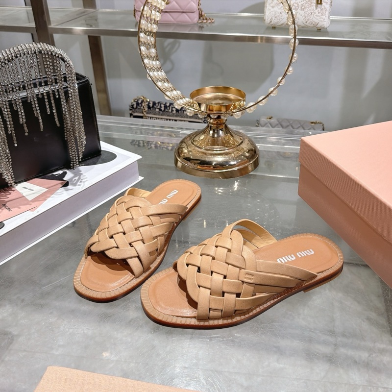 Женские плетеные босоножки на плоской подошве Miu Miu