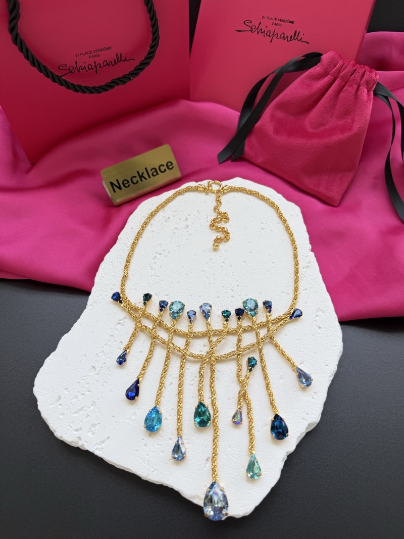 Нарядное колье с кристаллами Schiaparelli