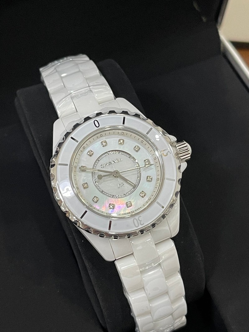 Часы Chanel