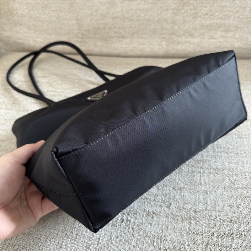 Сумка из нейлона Re-Nylon с треугольным логотипом Без бренда