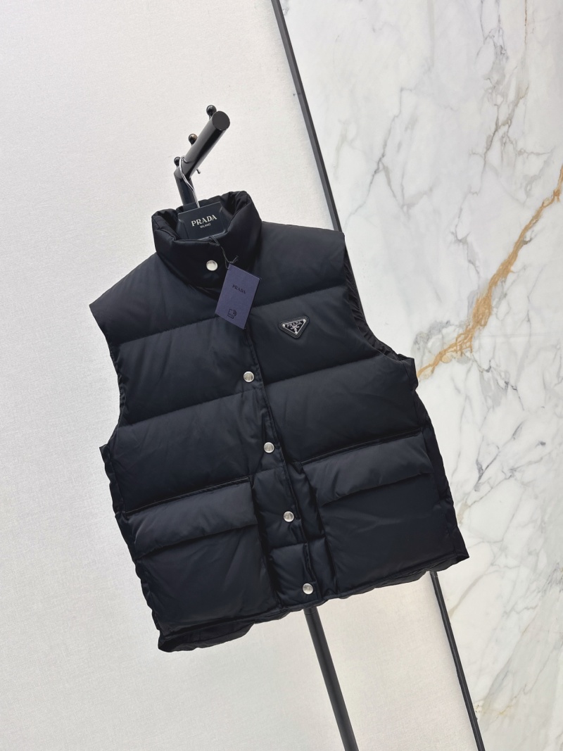 Жилет Prada