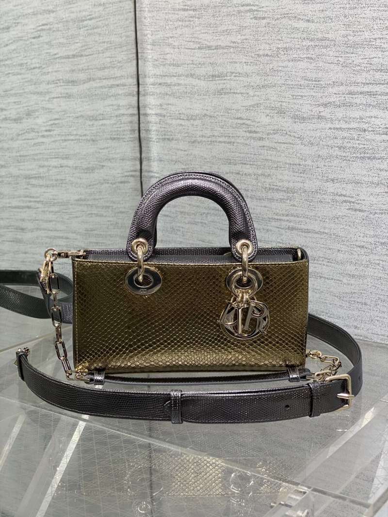 Сумка Dior Lady Dior с ремнем