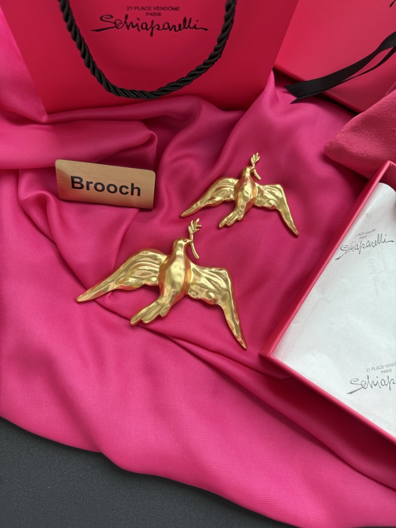 Брошь Schiaparelli в виде птицы