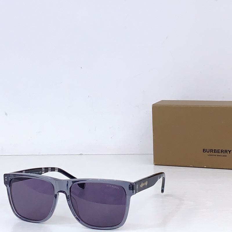 Солнцезащитные очки Burberry BE4482