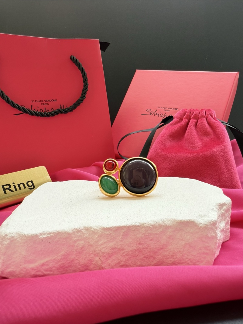 Кольцо с разноцветными камнями Schiaparelli