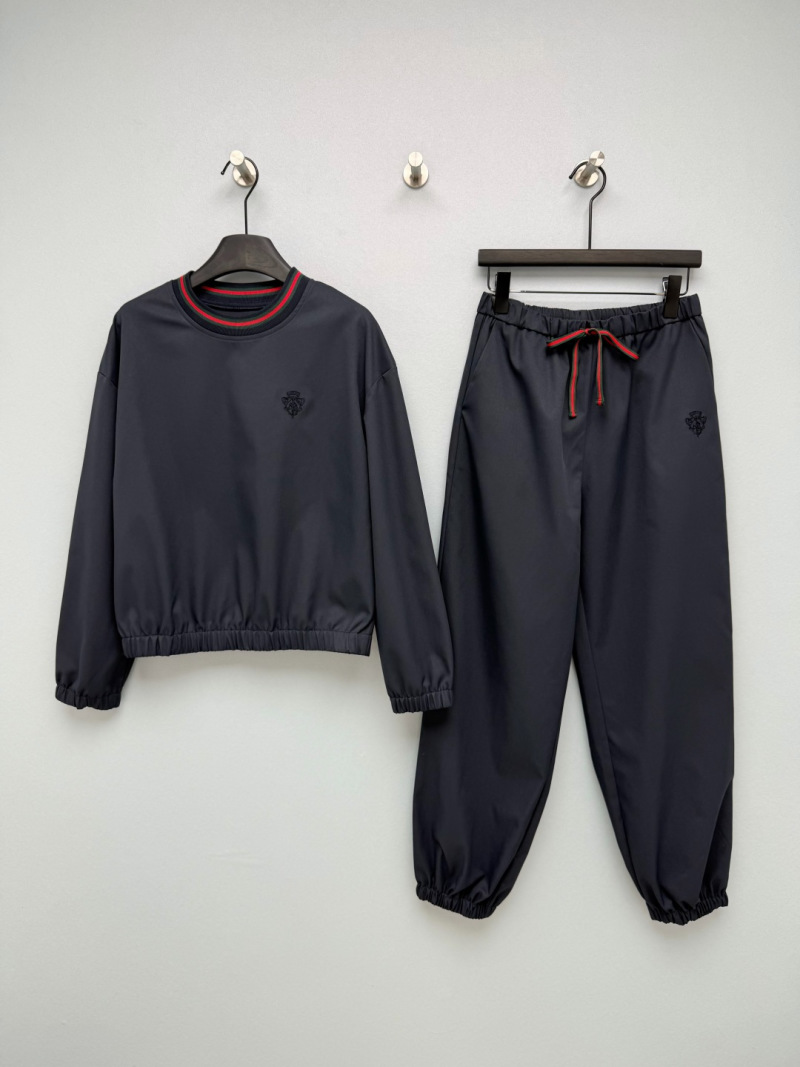 Спортивный костюм Gucci с красной отделкой