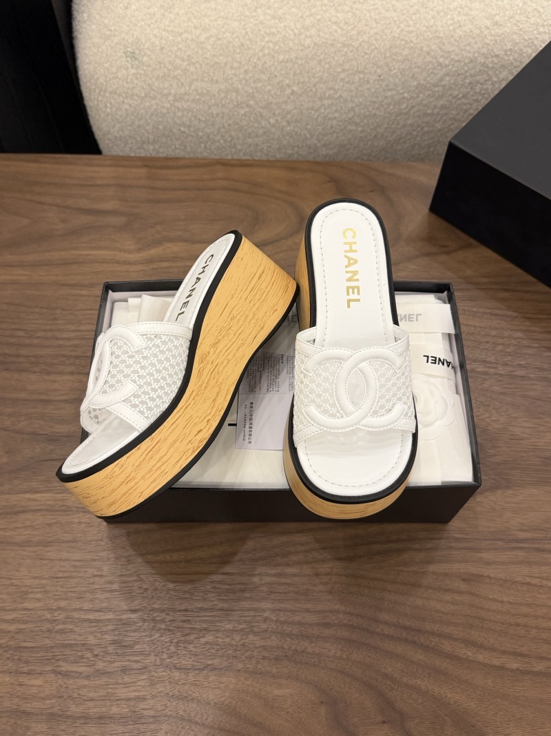 Женские белые сабо на платформе с плетеным декором Chanel