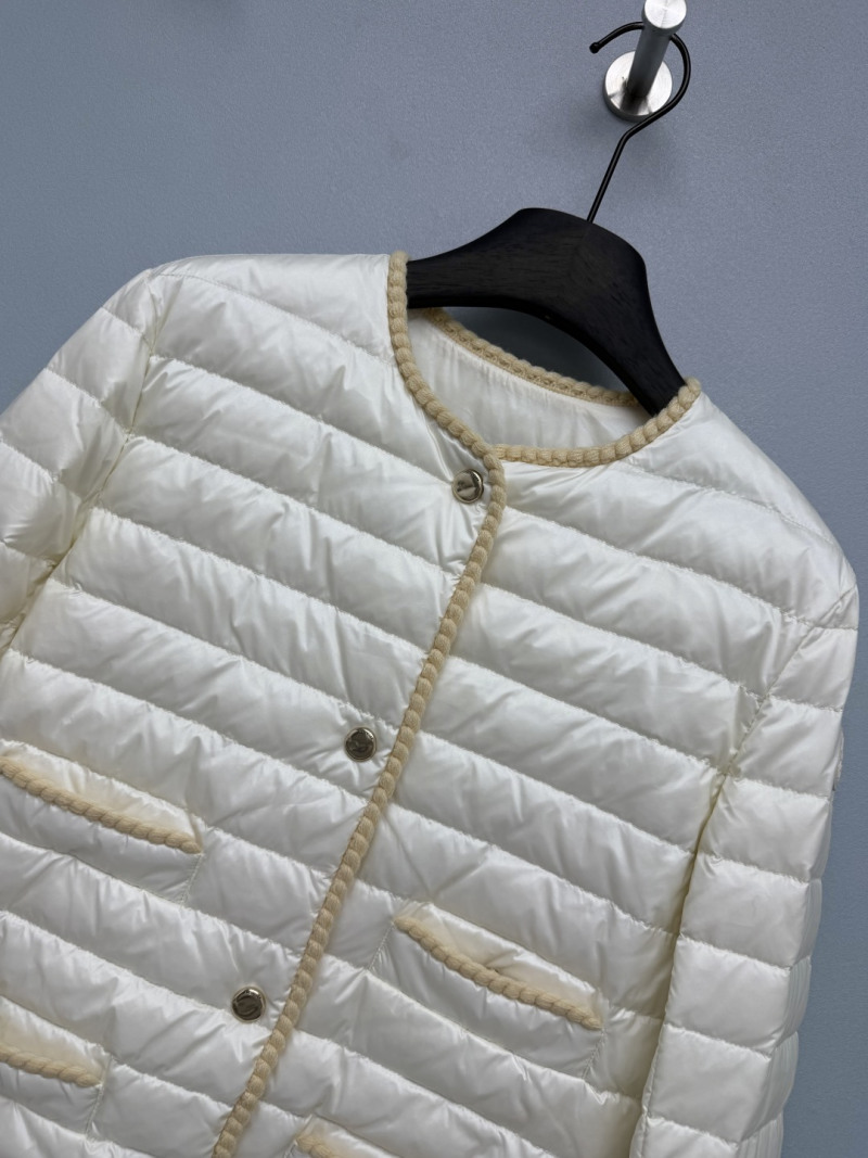 Пуховик Moncler с тиснёным узором