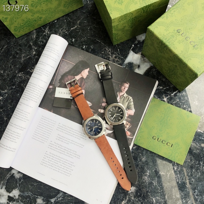 Часы Gucci