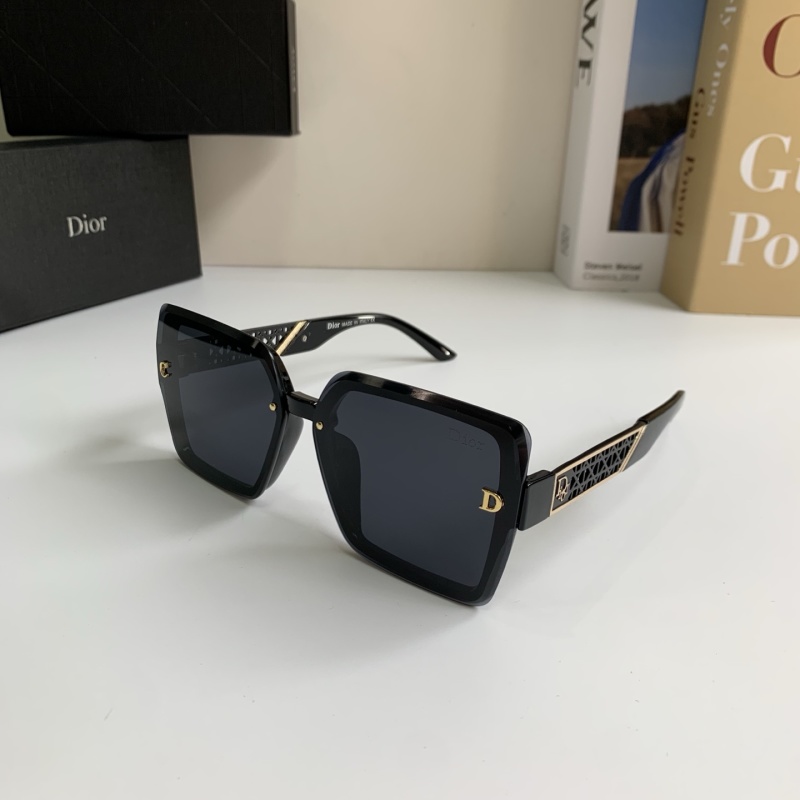 Солнцезащитные очки Dior