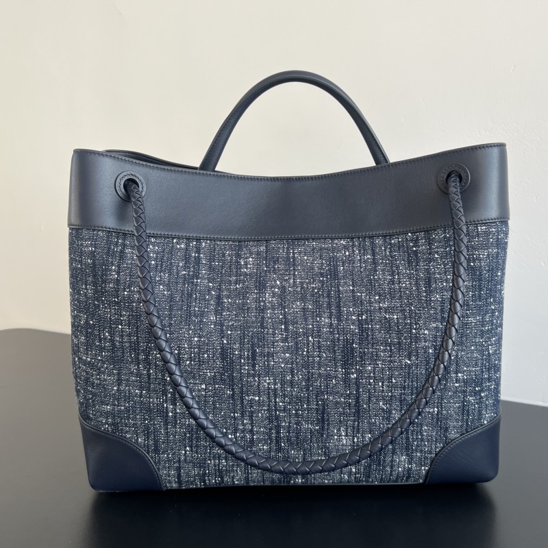 Сумка Bottega Veneta Andiamo из джинсовой ткани