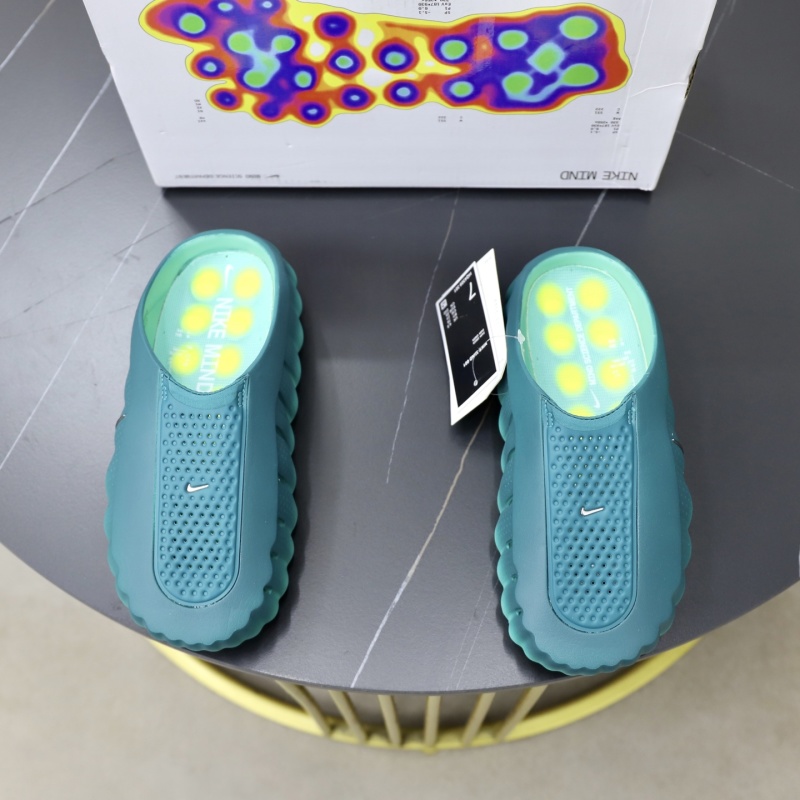Домашние шлепанцы Nike Mind 001