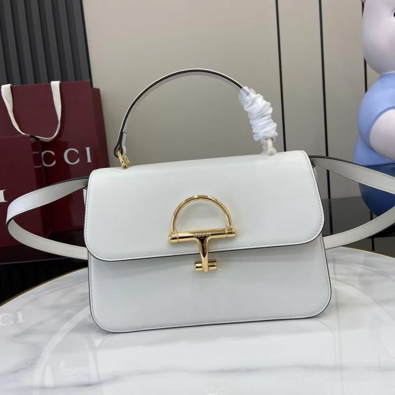 Женская сумка Gucci с золотой фурнитурой