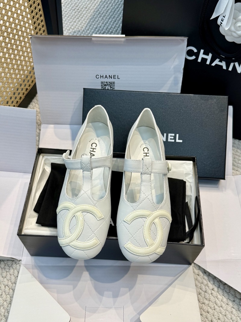 Женские белые туфли с логотипом Т-образного силуэта Chanel