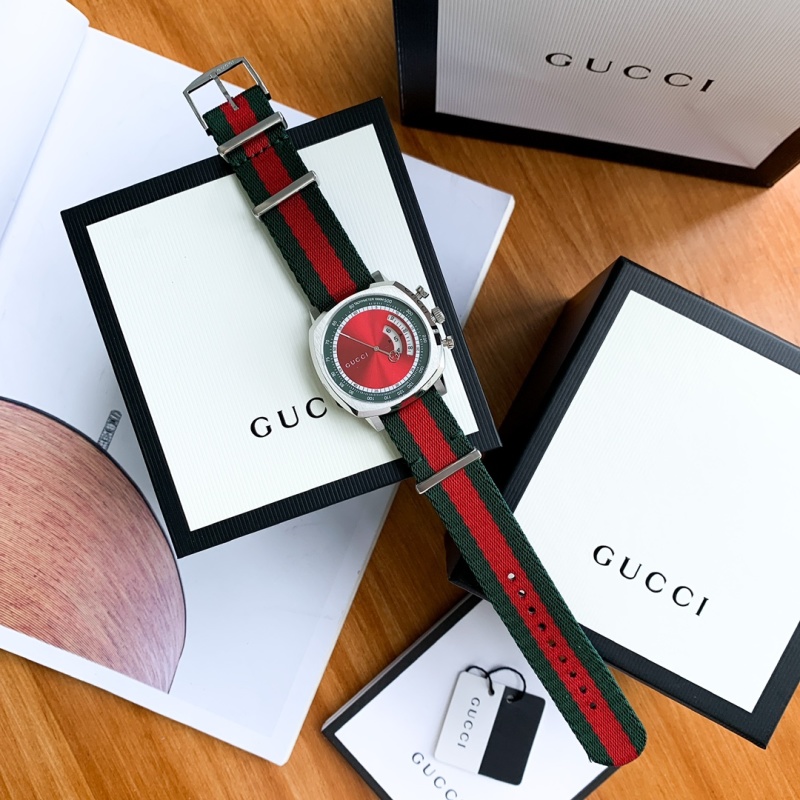 Часы Gucci