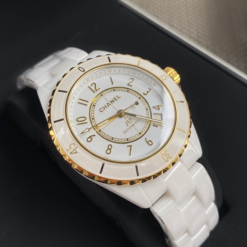 Часы Chanel