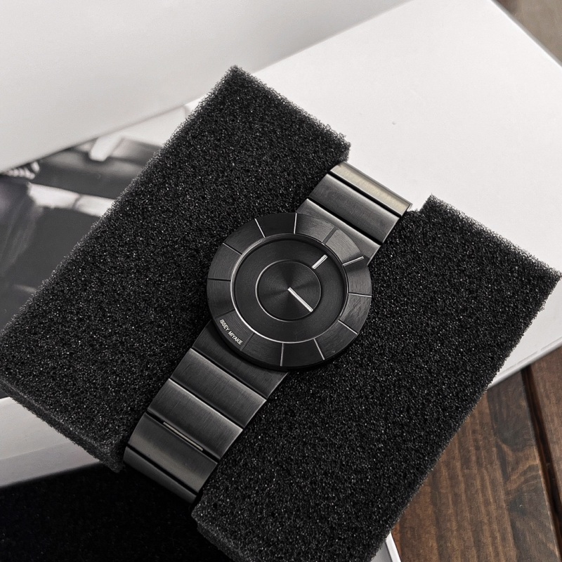 Часы Issey Miyake