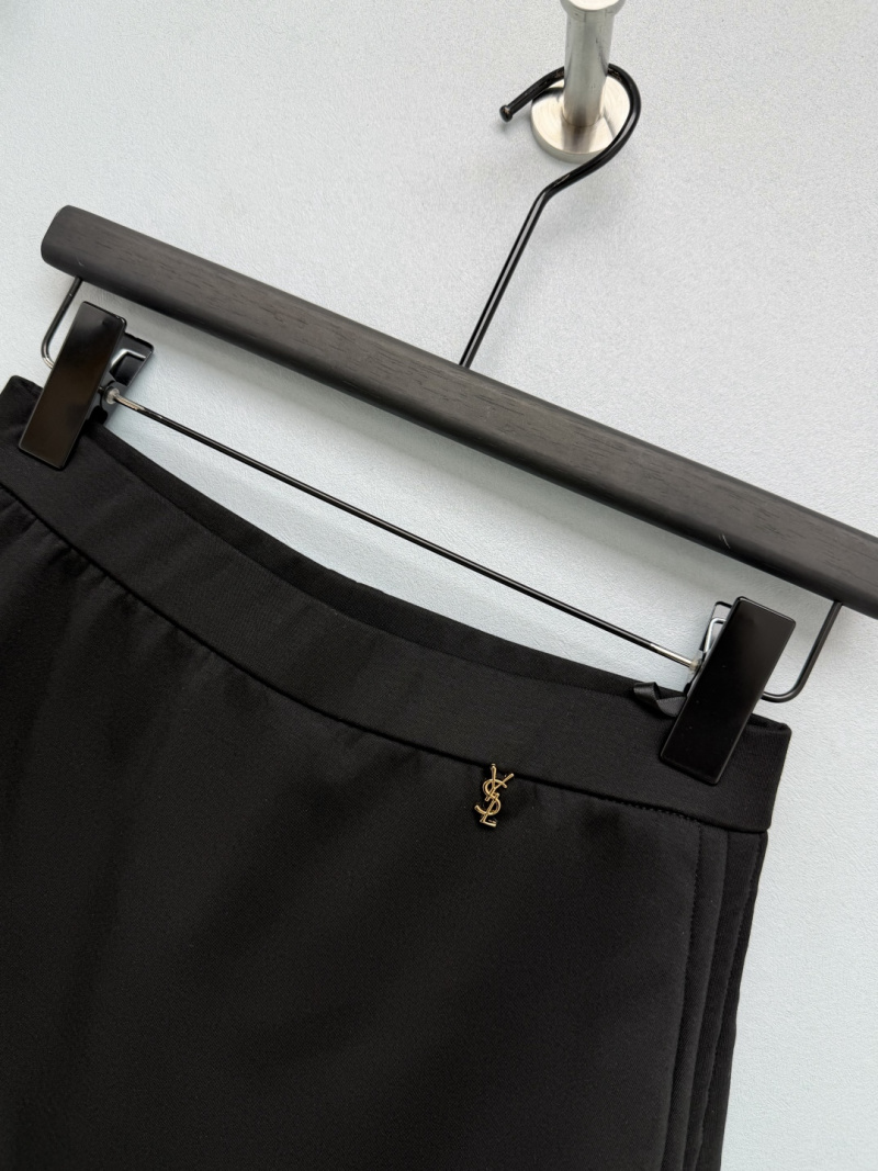 Костюмная Saint Laurent