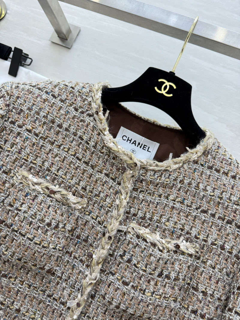 Женский твидовый пиджак с декоративной отделкой Chanel