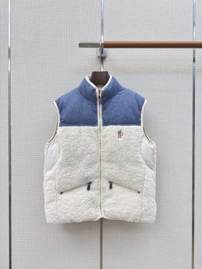 Жилет Moncler
