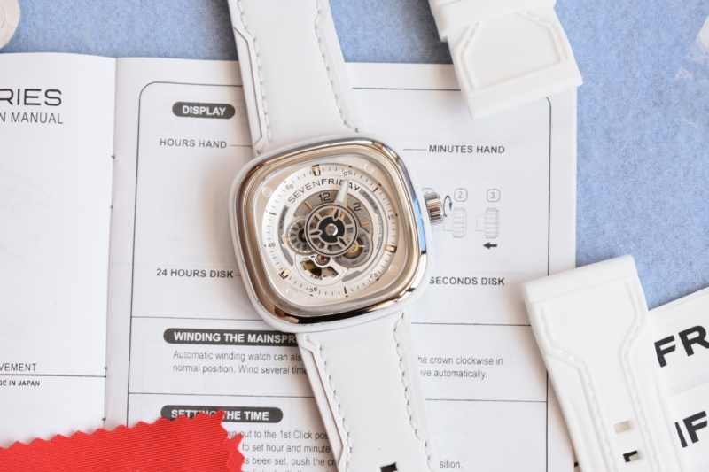Часы SevenFriday