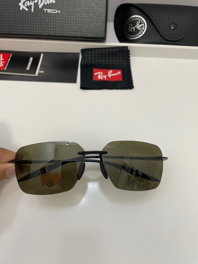 Мужские солнцезащитные очки Ray-Ban без оправы поляризационные