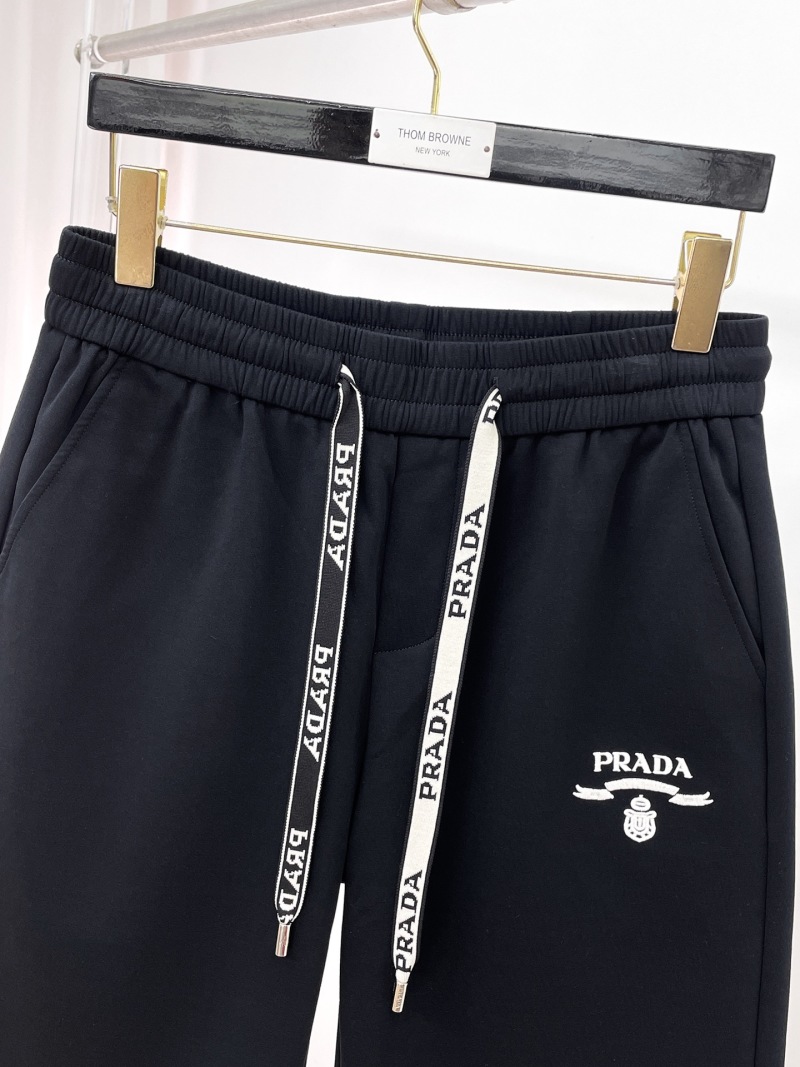 Мужские шорты черные Prada
