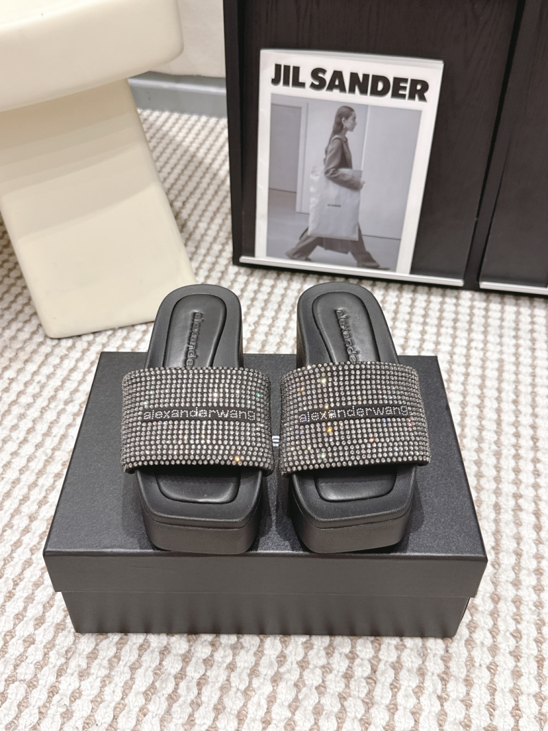 Чёрные шлёпанцы Alexander Wang с твёрдыми стразами