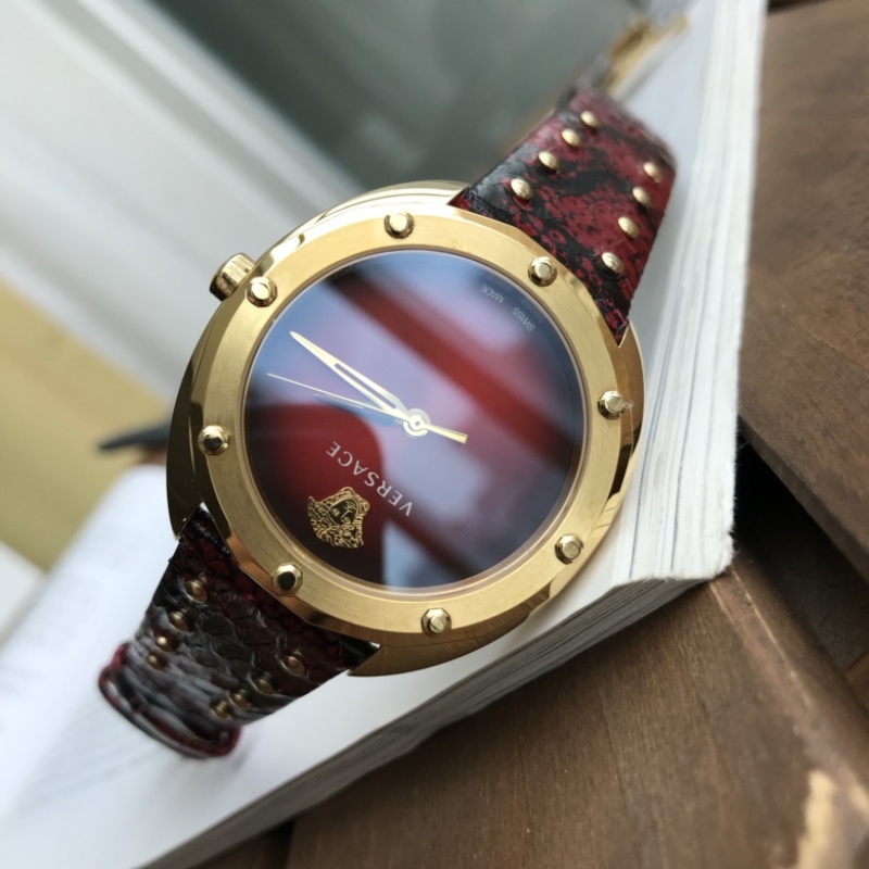 Часы Versace