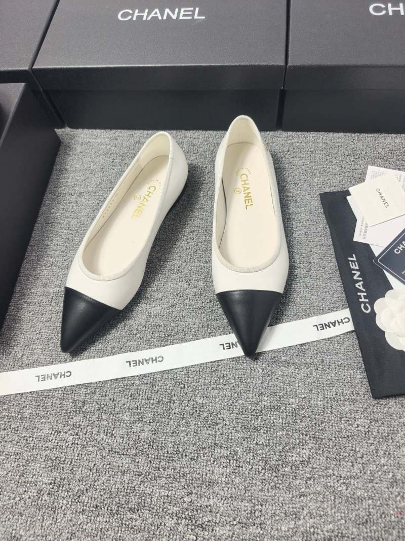 Женские туфли классические на плоской подошве Chanel