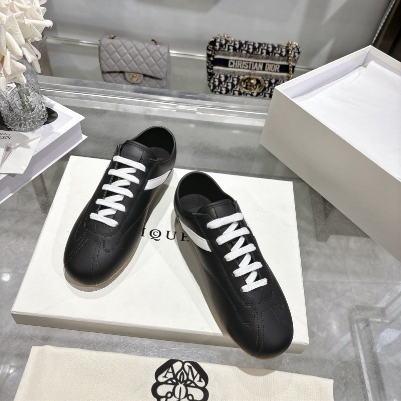 Черные кеды Alexander McQueen с белой полосой