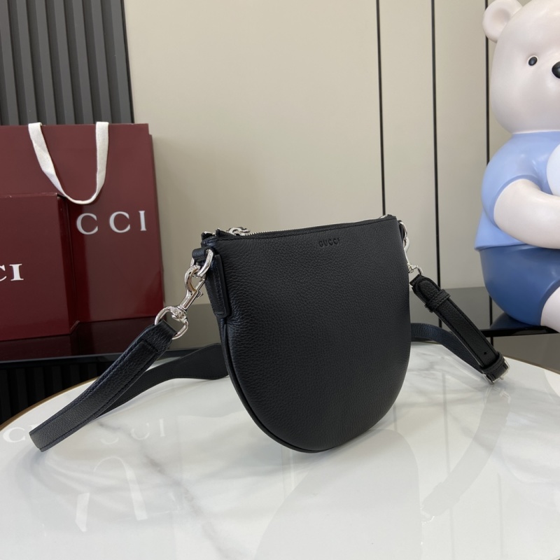 Полукруглая сумка Gucci