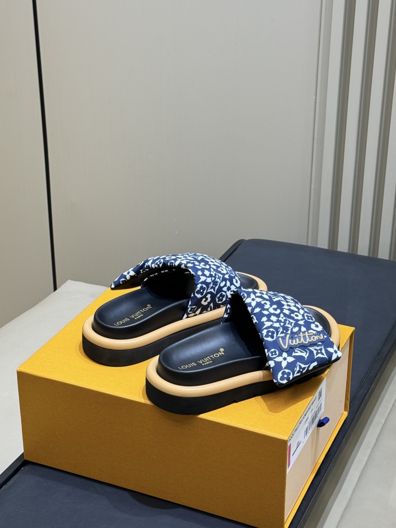 Шлёпанцы Louis Vuitton