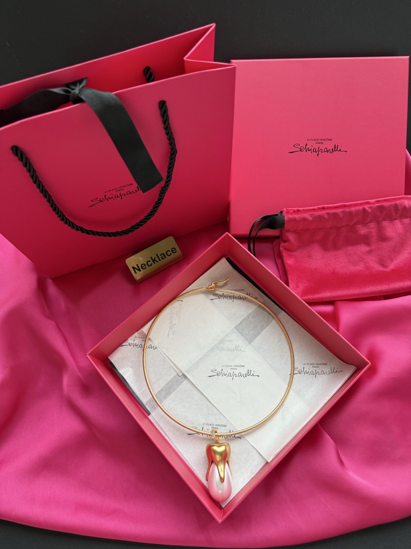 Колье с жемчугом Schiaparelli