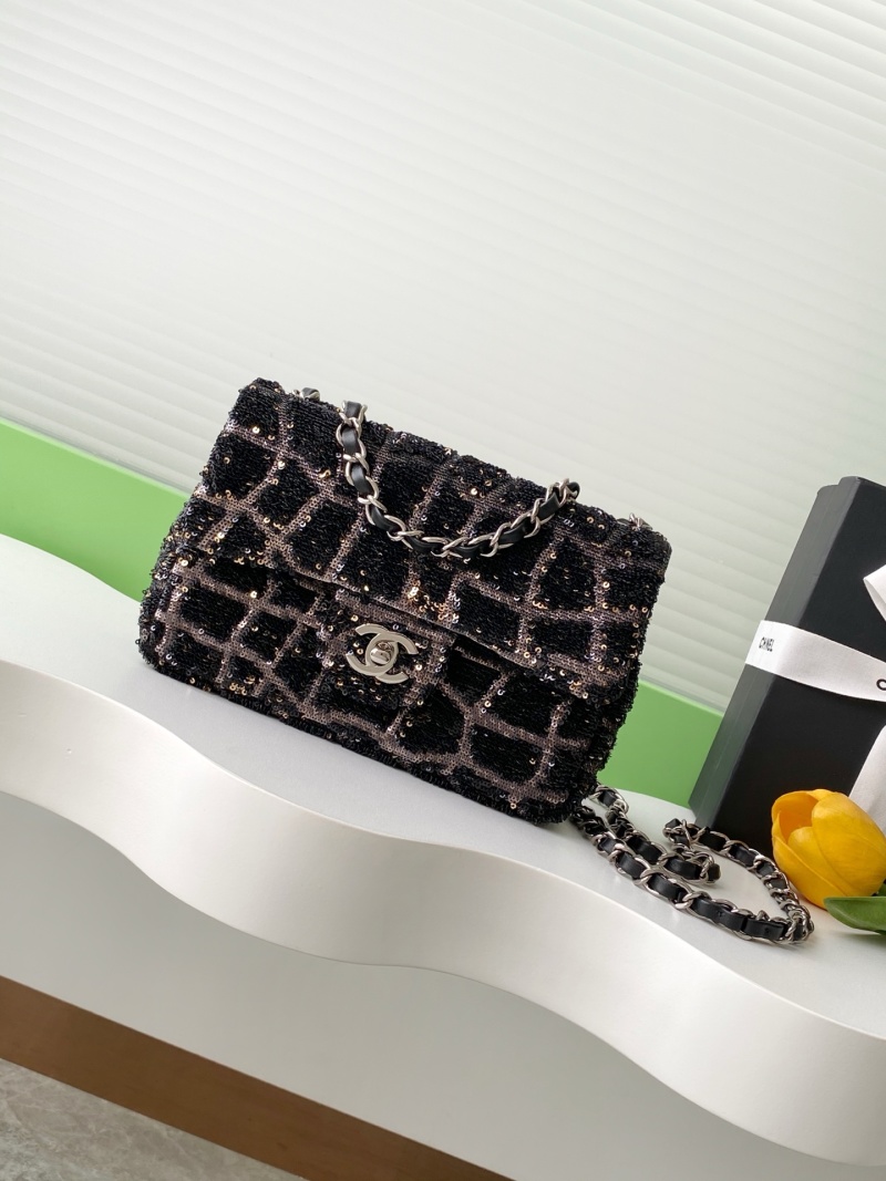 Черная сумка с блестками и цепочкой Chanel