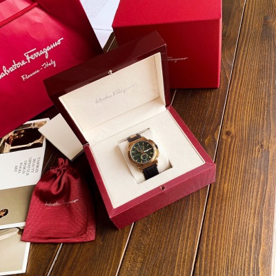Часы Ferragamo
