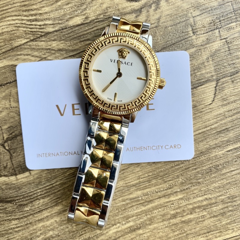 Часы Versace