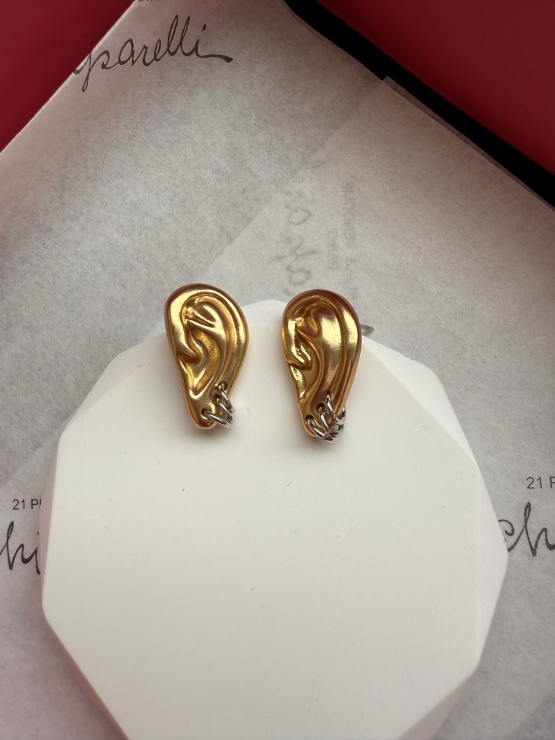 Серьги в виде уха Schiaparelli