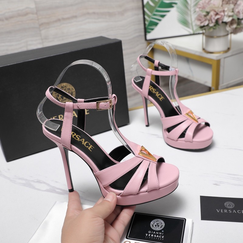 Женские розовые сандалии с прозрачными ремешками и золотистым декором Versace