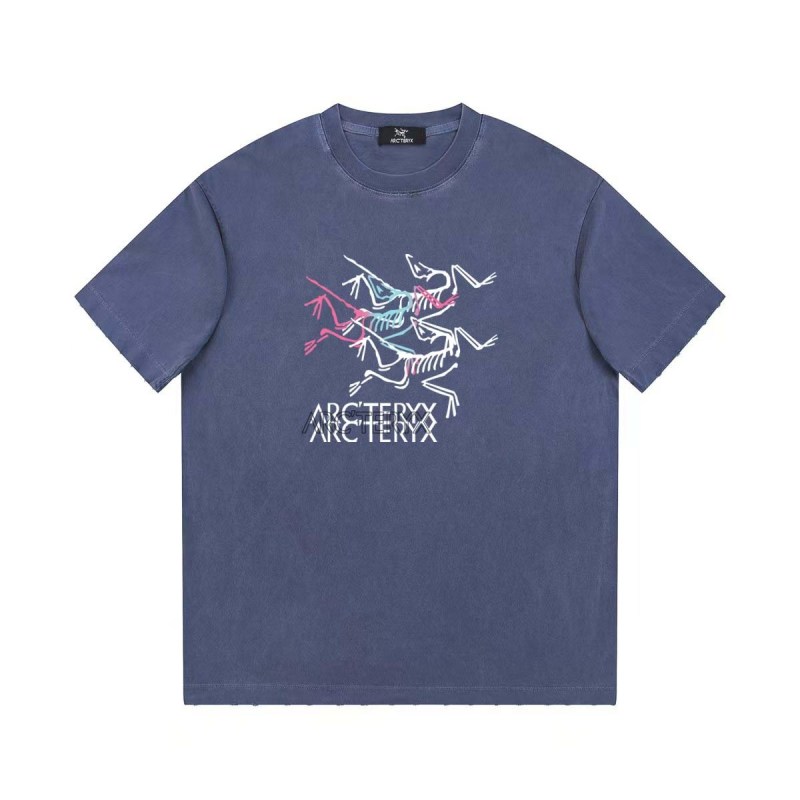 Футболка Arcteryx с принтом скелета Arc'teryx